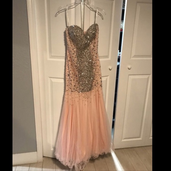 Dress - Picture 3 of 4